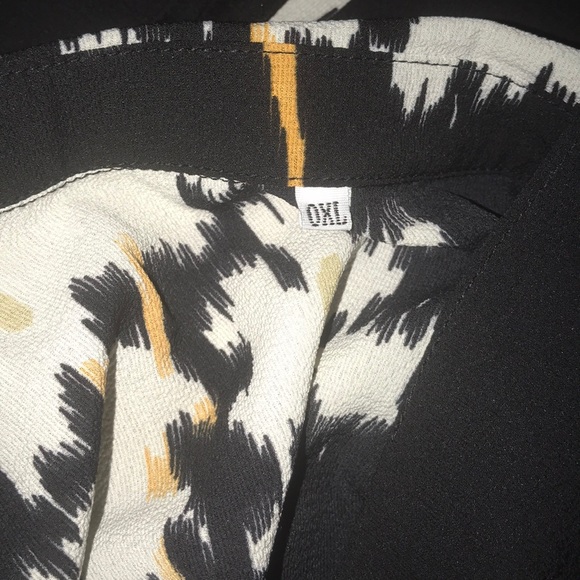 Host Pick ✨ Floral Dolphin Hem Belted Shirt Dress - Picture 6 of 6